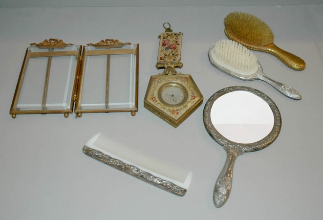 Lot image - Miscellaneous Group of Eight Vanity Articles