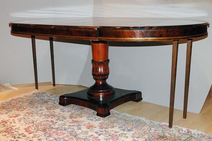 Lot image - Georgian Style Mahogany Dining Table with Two Leaves