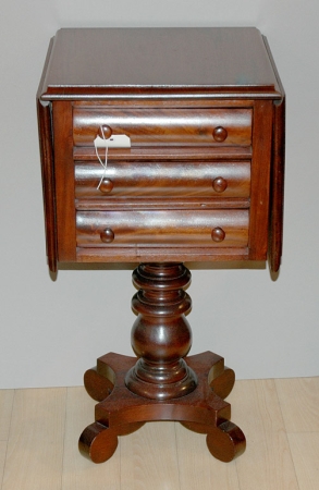 Lot image - Federal Style Mahogany Drop-Leaf Work Table