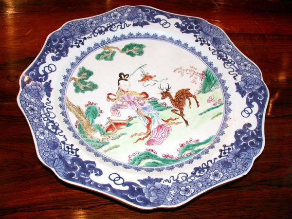 Lot image - Chinese Export Blue and White and Famille Rose Porcelain Shaped Charger