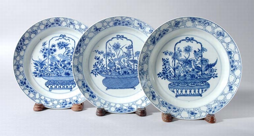 Lot image - Four Chinese Blue and White Glazed Dishes