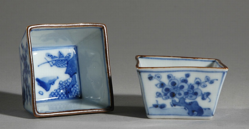 Lot image - Pair of Blue and White Glazed Square Cups