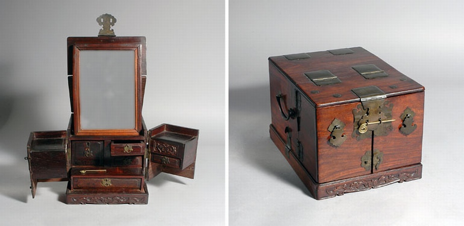 Lot image - Chinese Huanghuali Jewelry Box