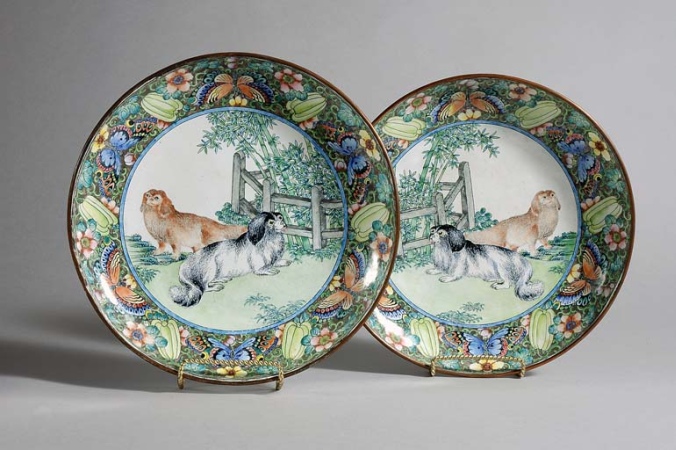 Lot image - Pair of Chinese Enameled Dishes