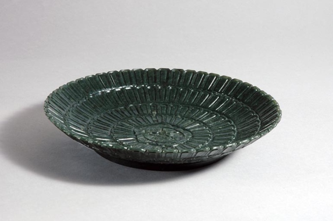 Lot image - Chinese Spinach Jade Shallow Bowl