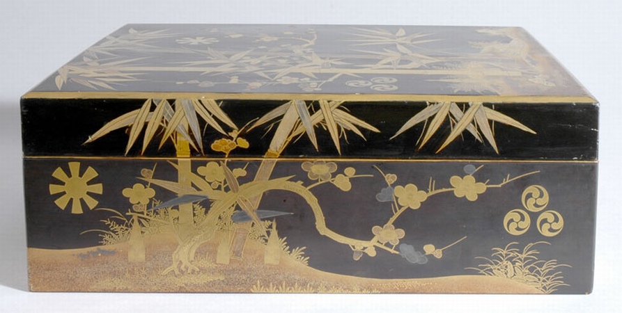 Lot image - Japanese Black and Gold Lacquered Box