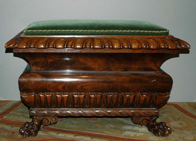 Lot image - Victorian Mahogany Cellarette