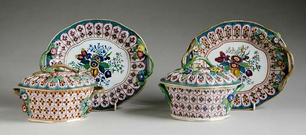 Lot image - Assembled Pair of Worcester Porcelain Chestnut Covered Baskets and Undertrays