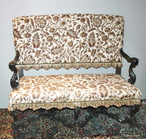 Lot image - Italian Baroque Walnut Settee