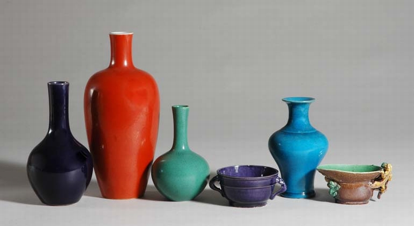 Lot image - Group of Six Chinese Porcelain Items