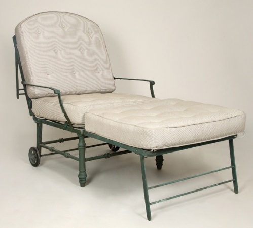 Lot image - Pair of Green Metal Chaise Longues