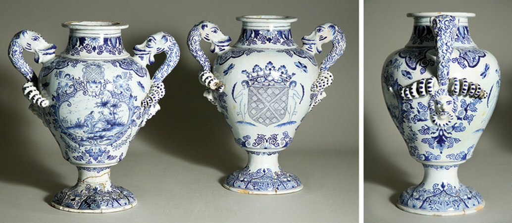 Lot image - Pair of Dutch Delft Urns