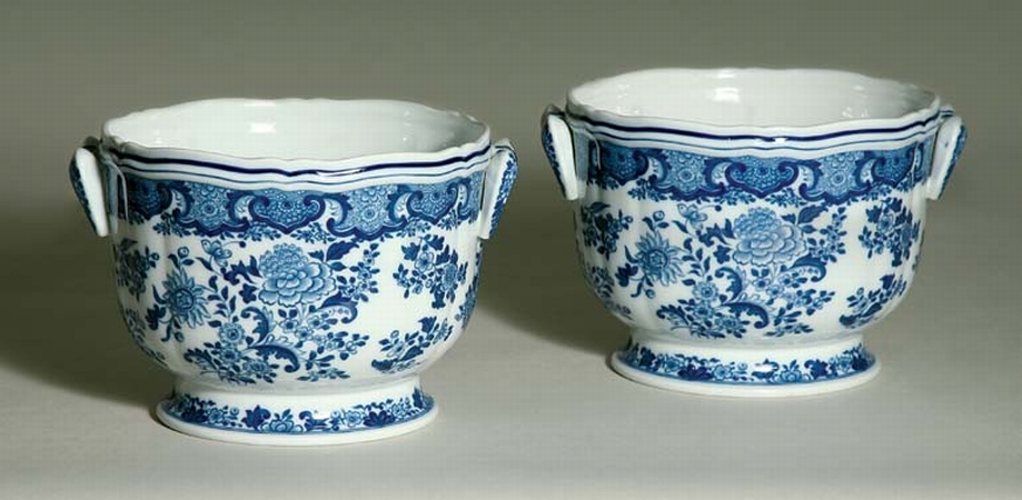 Lot image - Pair of Mottahedeh Blue and White Porcelain Jardinieres