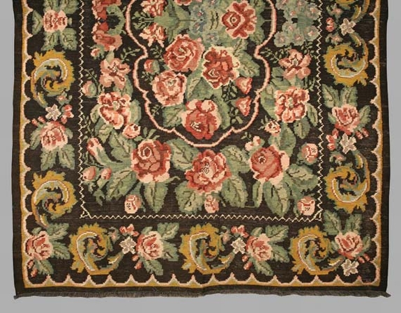 Lot image - Bessarabian Kilim