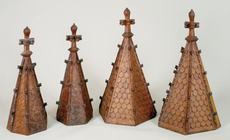 Lot image - Miscellaneous Group of Four Victorian Style Oak Architectural Elements