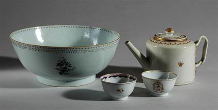 Lot image - Group of Chinese Export Porcelain Articles