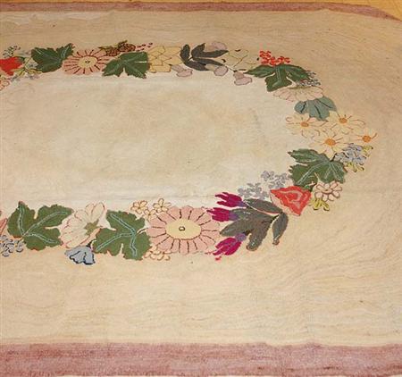 Lot image - Hooked Oval Rug