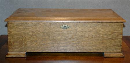 Lot image - Oak Music Box