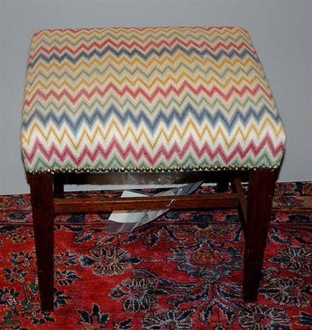 Lot image - Federal Style Mahogany Bench