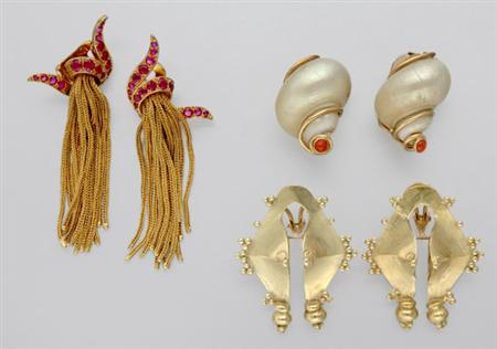 Lot image - Group of Gold Jewelry