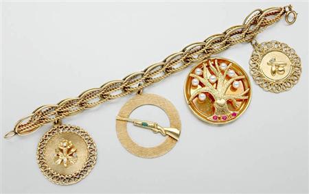 Lot image - Gold Charm Bracelet
