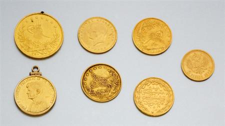 Lot image - Twelve Assorted Gold Coins