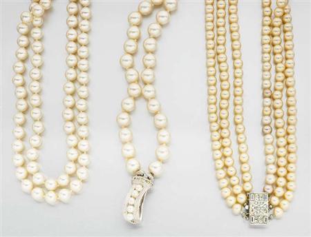 Lot image - Lot of Assorted Imitation Pearls
