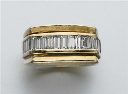 Lot image - Gold and Diamond Ring