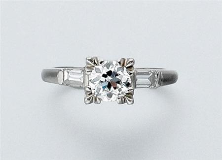 Lot image - Diamond Ring