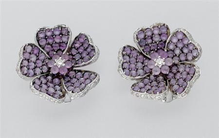 Lot image - Pair of Flower Earclips