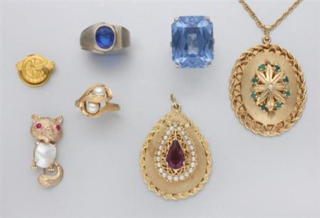 Lot image - Group of Assorted Jewelry