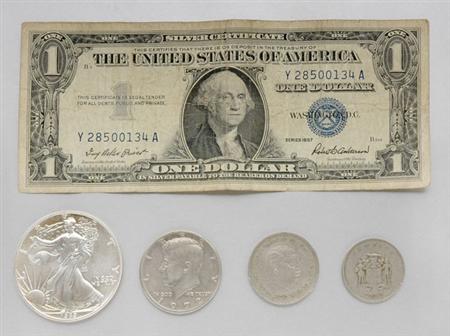 Lot image - Group of Assorted U.S. and Foreign Coins and U.S. Currency