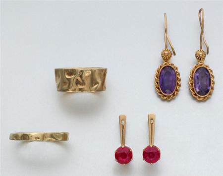 Lot image - Group of Assorted Gold and Metal Jewelry