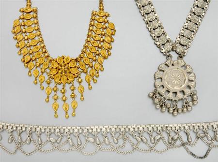 Lot image - Group of Miscellaneous Jewelry