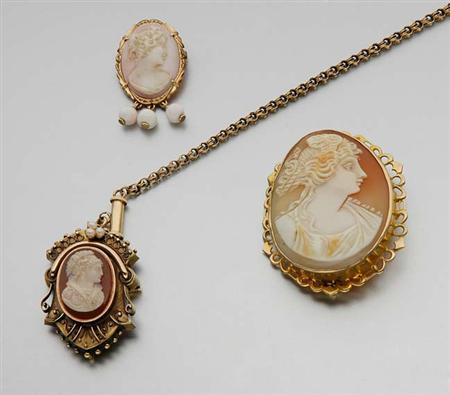 Lot image - Three Cameo Items