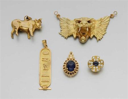 Lot image - Group of Assorted Jewelry Items