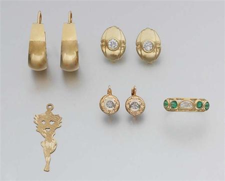 Lot image - Group of Assorted Jewelry