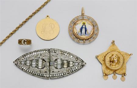 Lot image - Group of Assorted Jewelry
