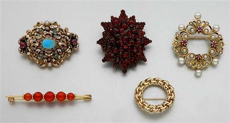 Lot image - Group of Jewelry