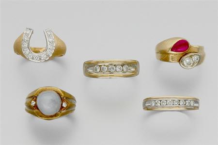 Lot image - Eight Assorted Gentlemans Diamond Rings