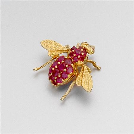 Lot image - Gold and Ruby Bee Pin