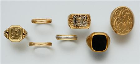 Lot image - Four Gentlemans Gold Rings and Three Band Rings