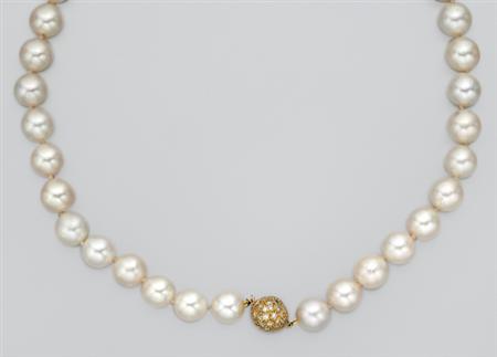 Lot image - Cultured Pearl Necklace with Diamond Ball Clasp