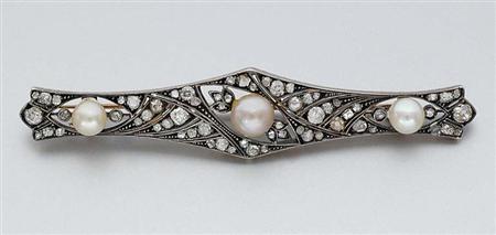 Lot image - Antique Diamond and Pearl Bar Pin