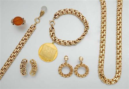 Lot image - Group of Jewelry