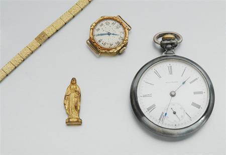 Lot image - Group of Items