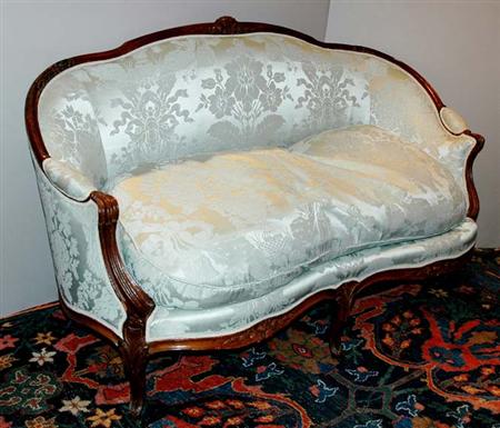 Lot image - Louis XV Beechwood Canape