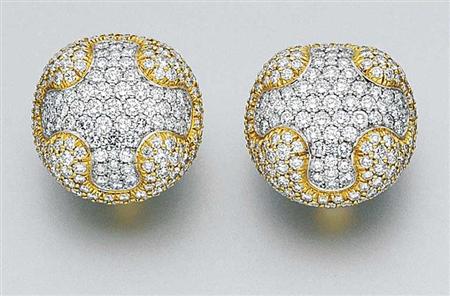 Lot image - Pair of Gold, Platinum and Diamond Earclips