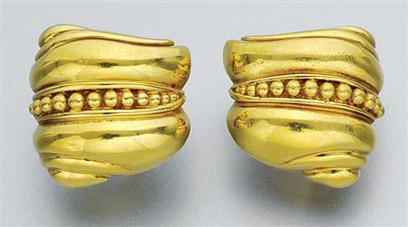 Lot image - Pair of Gold Earclips