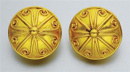 Lot image - Pair of Gold Earclips